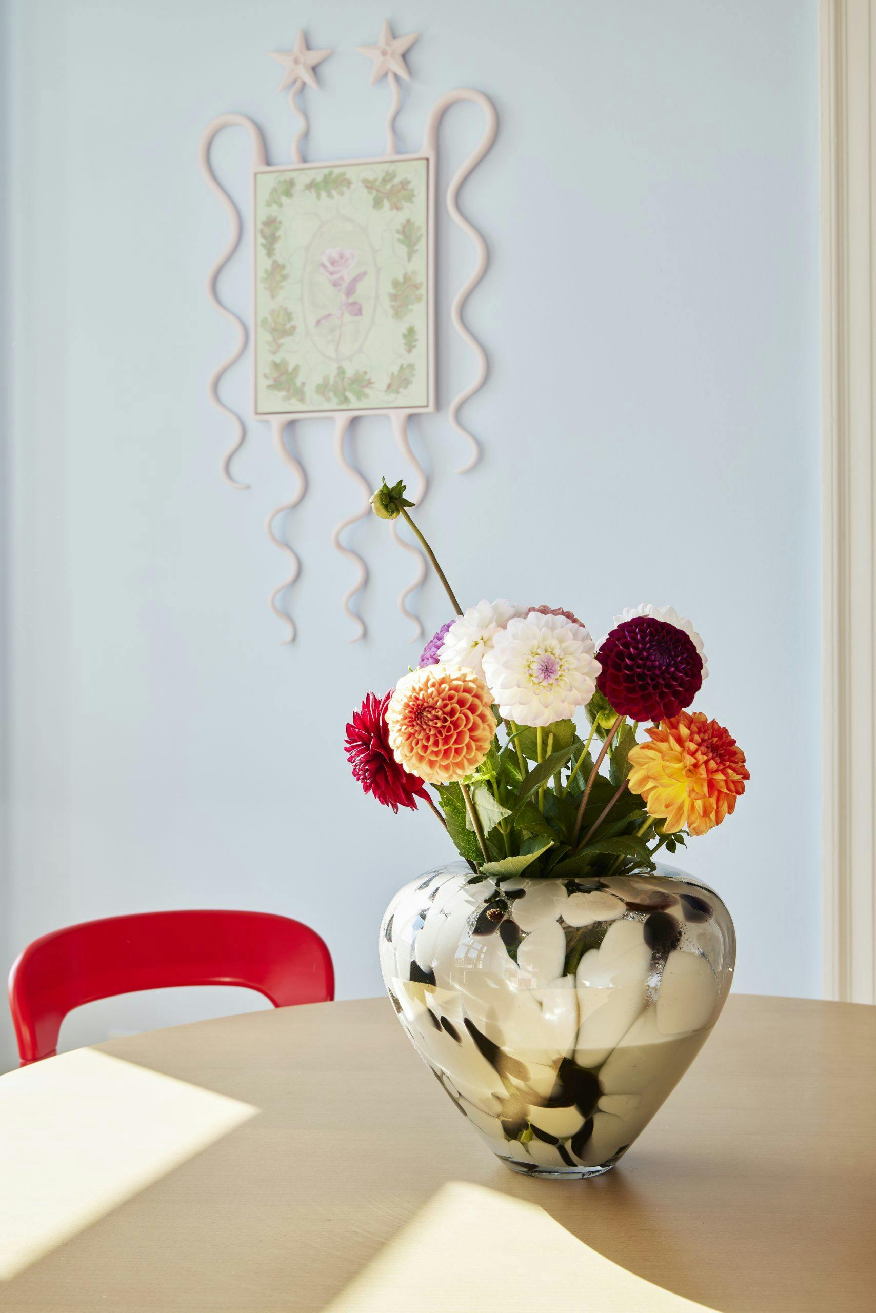 Takahasi240107 Blomstervase med fargerike blomster